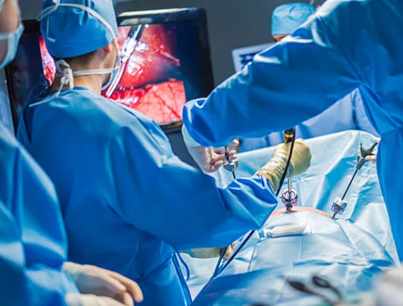 ¿Qué médico trata lipomas?